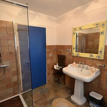 Sleeps 5 Pool Air Con Wifi Recanati